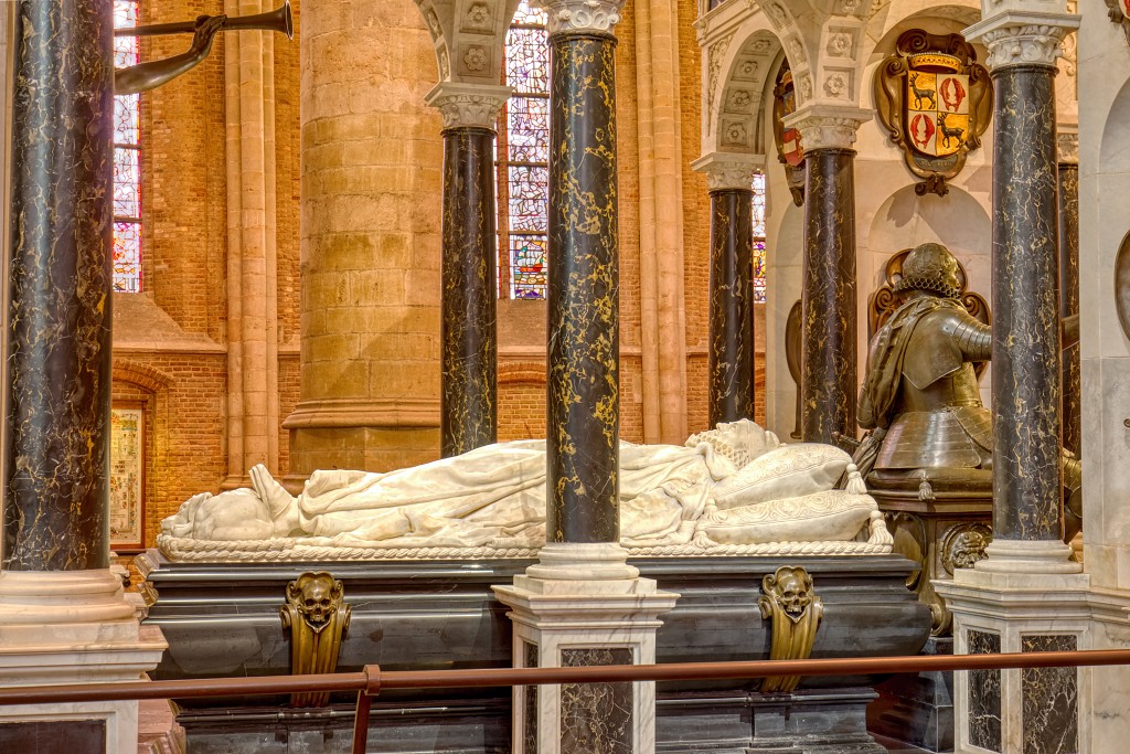 hdr nieuwe oude kerk delft praalgraf willem van oranje protestant religie rooms katholiek kerkfotografie religion erfgoed kathedraal basiliek bezienswaardigheid